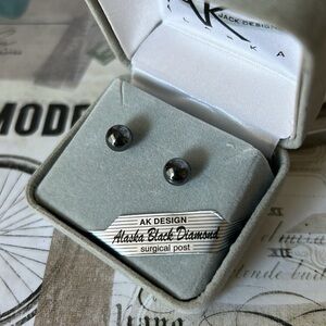 Alaska Black Diamond Round Ball Hematite Surgical Steel Post Stud Earrings NIB